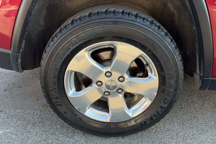 Used Jeep Grand Cherokee 2011 Revised Version 3.6L Comfort Edition
