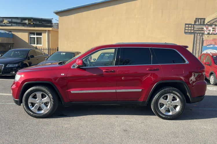 Used Jeep Grand Cherokee 2011 Revised Version 3.6L Comfort Edition
