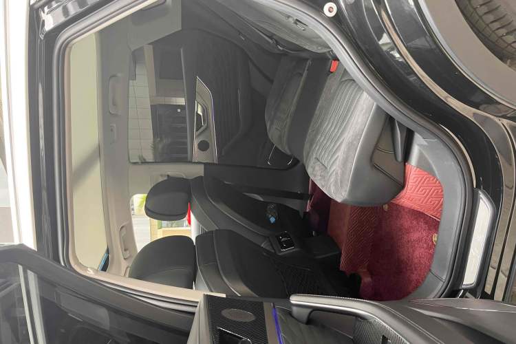 Used Hongqi HS5 2022 Facelifted Version 2.0T Smart Connect Flagship All-Wheel-Drive Edition