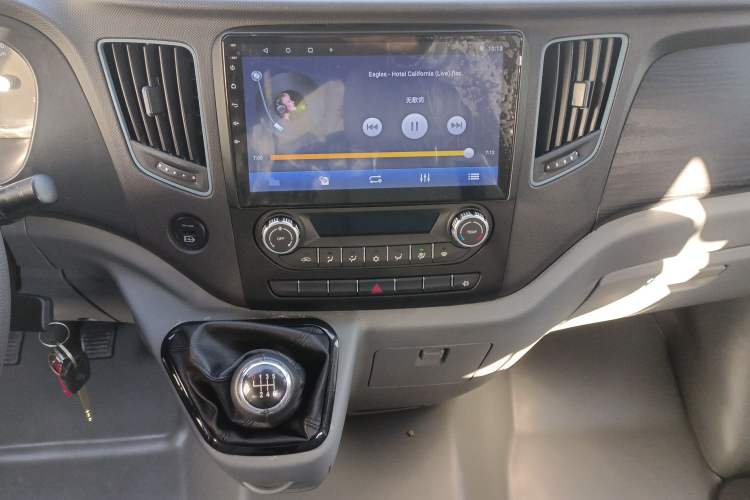 Used Foton Toano 2022 2.0T Manual Urban Edition Short Wheelbase Mid-Height Design Rear Single Tire 5/6/9-Seater Configuration 4F20TC3