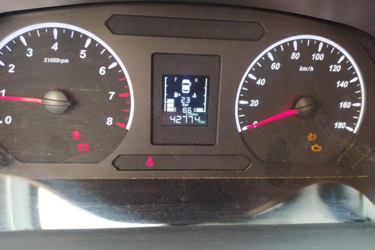 Used FORTHING Lingzhi PLUS 2021 2.0L Manual Comfort Version 7 Seats