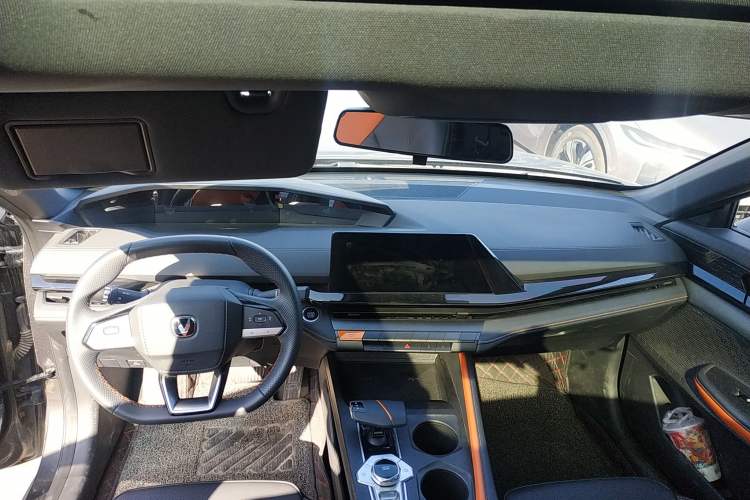 Used CHANGAN UNI-V iDD 2023 ZhiDian iDD 1.5T 113km ZhiKu Model