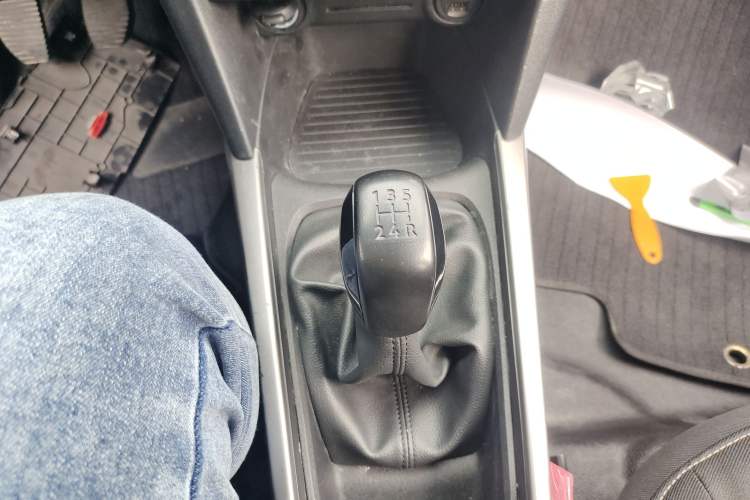 Used Peugeot 301 2018 1.6L Manual Comfort Edition Gear Lever