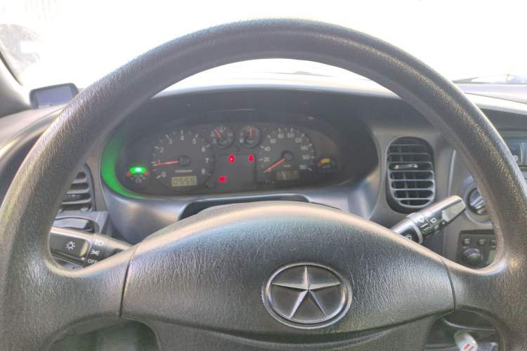 Used JAC Refine 2011 2.0L Shuttle Gasoline Comfort Edition HFC4GA3
