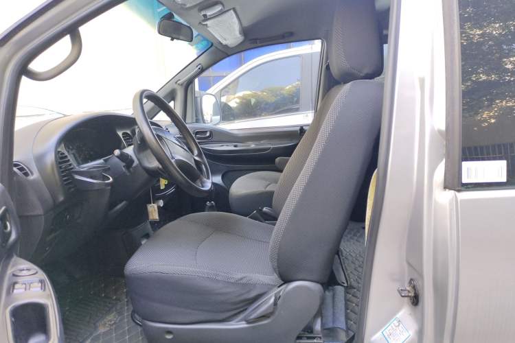 Used JAC Refine 2011 2.0L Shuttle Gasoline Comfort Edition HFC4GA3
