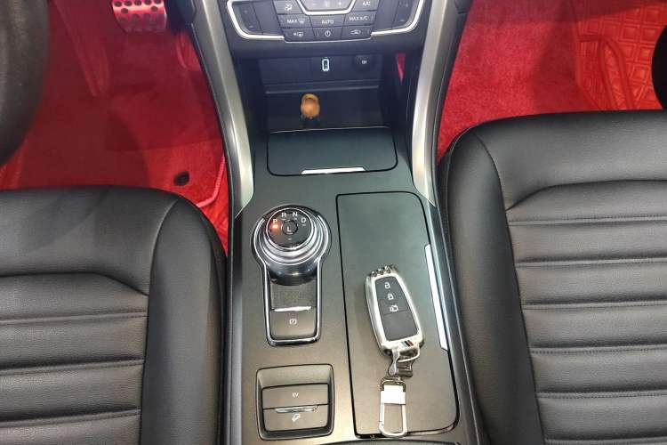 Used Ford Mondeo New Energy 2018 2.0 PHEV Smart-Controlled Fashion Edition China VI Standard