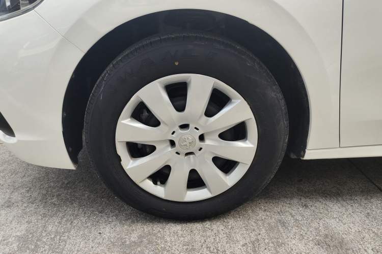 Used Peugeot 301 2018 1.6L Manual Comfort Edition Left Front Wheel Hub