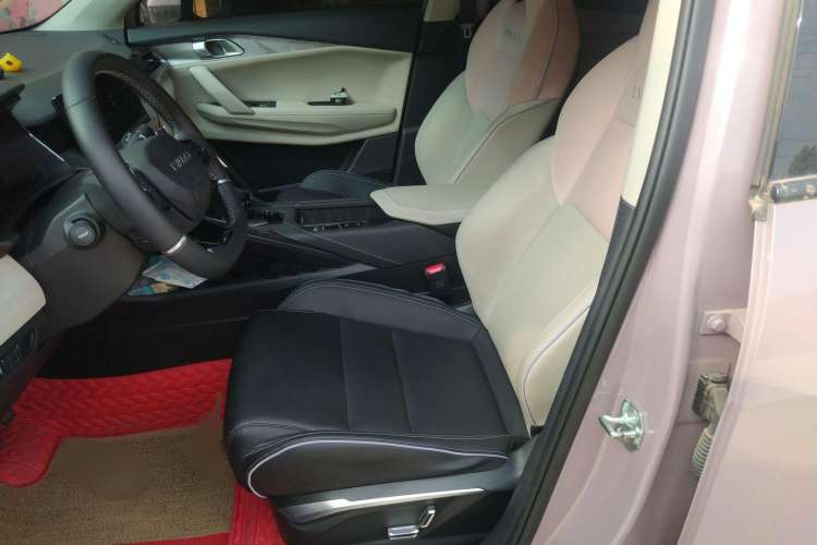 Used Lynk & Co 06 EM-P 2022 PHEV Shero Pink Special Edition Left Front Seat