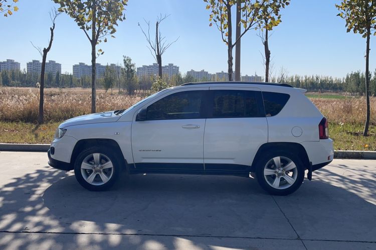 Used Jeep Compass 2015 2.0L two-wheel drive sport version