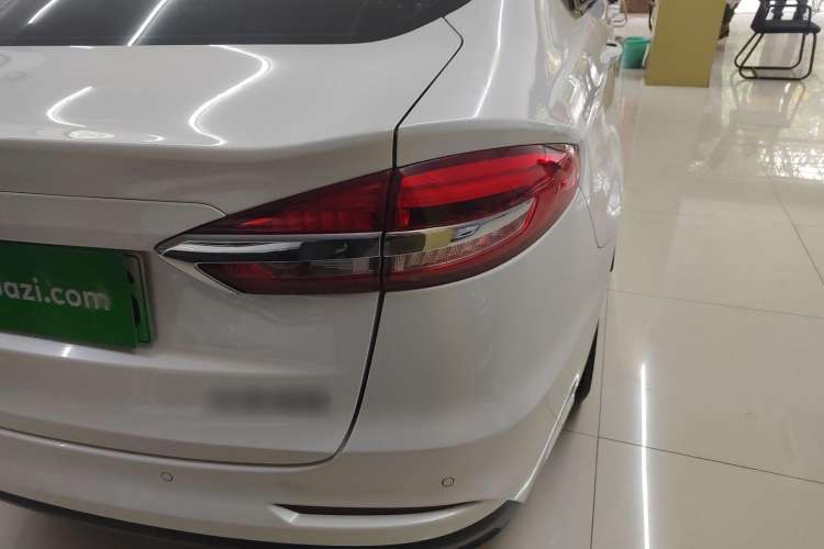 Used Ford Mondeo New Energy 2018 2.0 PHEV Smart-Controlled Fashion Edition China VI Standard