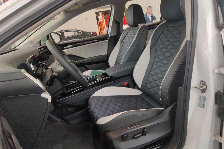 Used Volkswagen ID.6 CROZZ 2022 Long-Range PRO Edition Left Front Seat