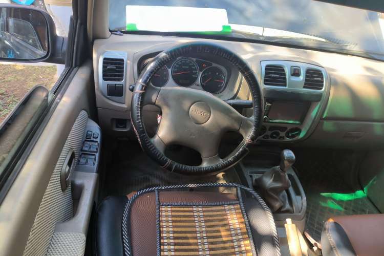 Used JMC Baodian 2015 2.8T New Fashion Diesel Two-Wheel Drive Comfort Edition JX493ZLQ4C
