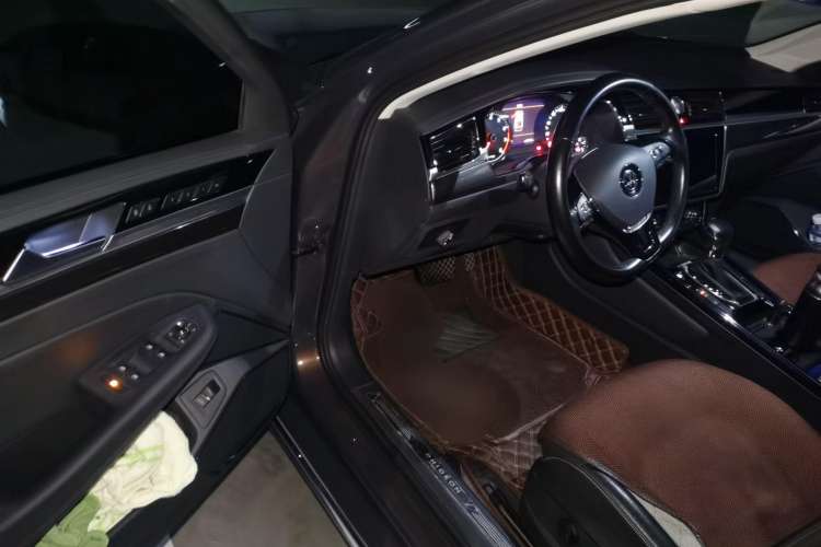 Used Volkswagen Phideon 2018 Revised Version 380TSI Two-Wheel Drive Business Edition
