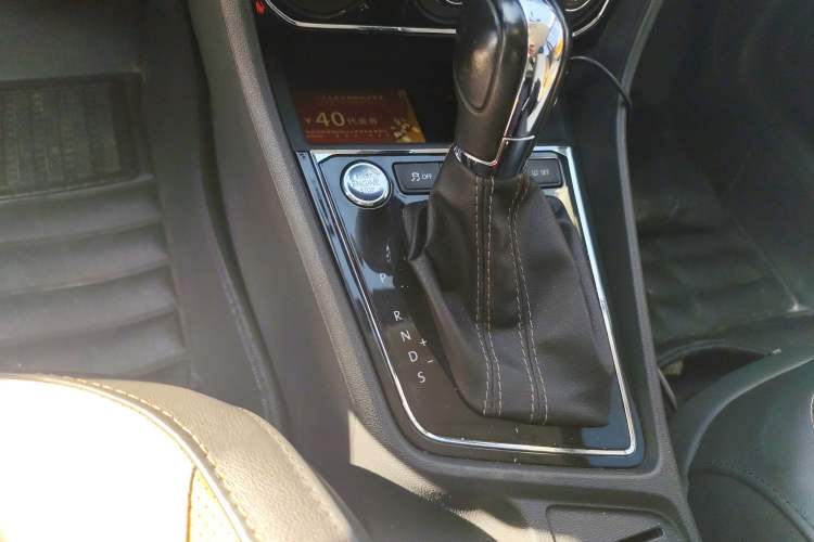 Used Volkswagen Cross Lavida 2017 230TSI DSG Luxury Edition
