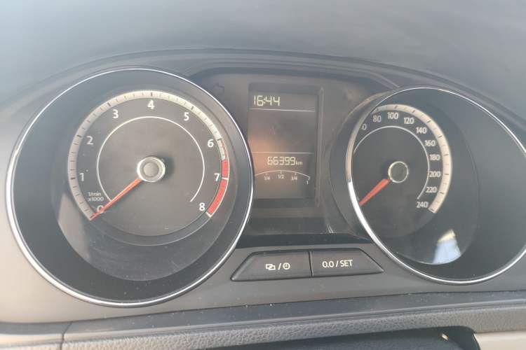 Used Volkswagen Cross Lavida 2017 230TSI DSG Luxury Edition
