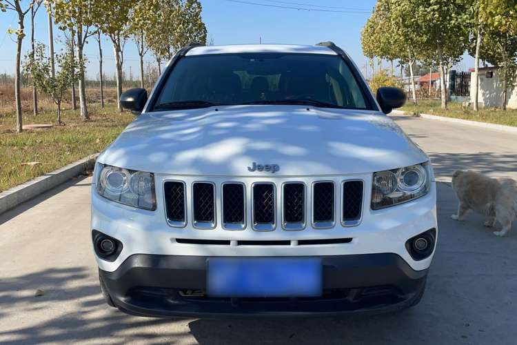 Used Jeep Compass 2015 2.0L two-wheel drive sport version