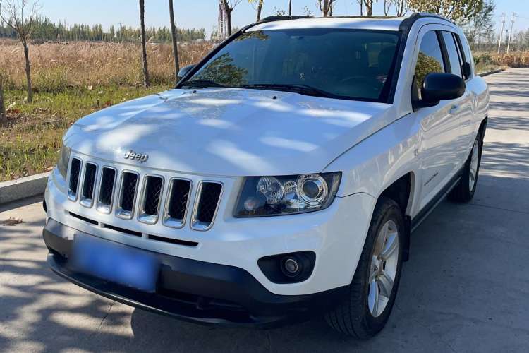 Used Jeep Compass 2015 2.0L two-wheel drive sport version