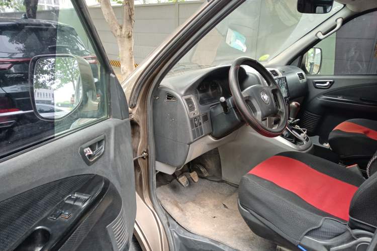 Used Foton Scenic G5 2019 2.0L New Express 6-Seater 1TZ
