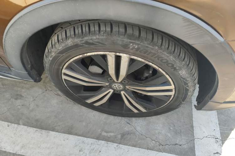 Used Volkswagen Cross Lavida 2017 230TSI DSG Luxury Edition
