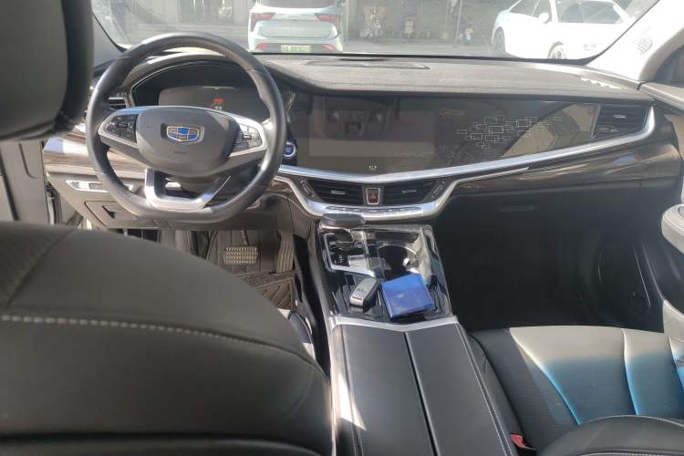 Used Geely Auto Emgrand GT New Energy 2018 1.5T PHEV Yaoxiang Edition Center Console