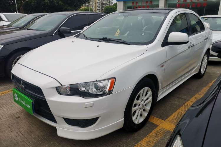 Used Mitsubishi Lancer EX 2012 Classic 2.0L CVT Black & White Edition