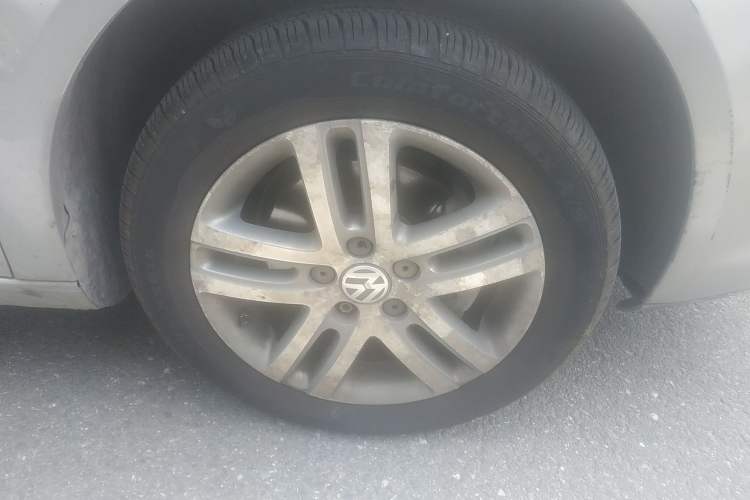 Used Volkswagen Touran 2008 1.8T ZhiZun Edition Automatic 5-Seater Right Front Wheel Hub