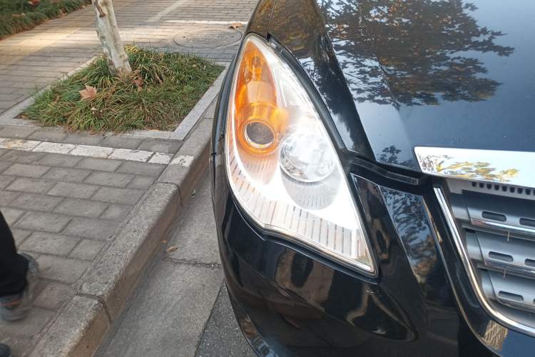 Used JMC Yusheng S350 2011 2.4T Four-Wheel-Drive Ultra-Luxury 5-Seater