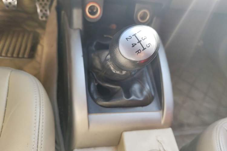 Used Land X8 2012 Explorer Edition 2.4L Gasoline 4X2 Ultra-Luxury Model
