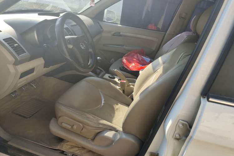 Used Land X8 2012 Explorer Edition 2.4L Gasoline 4X2 Ultra-Luxury Model
