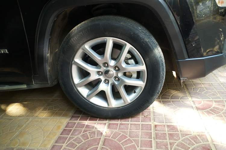 Used Jeep Commander 2018 2.0T Two-Wheel Drive Enjoyment Version China VI Emission Standard