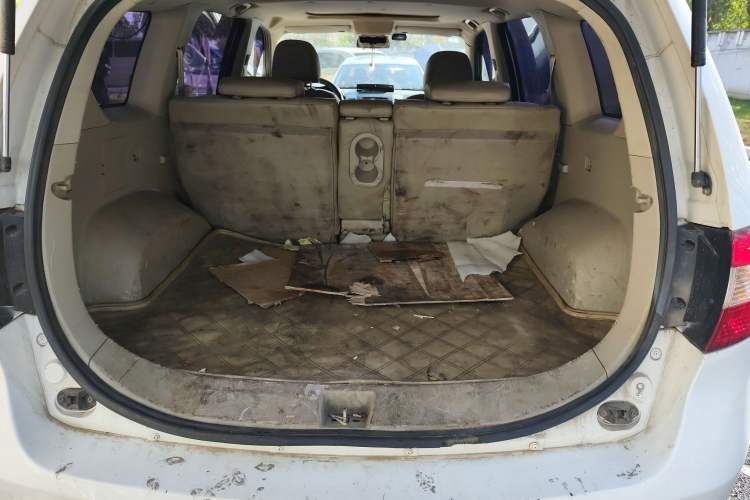 Used Land X8 2012 Explorer Edition 2.4L Gasoline 4X2 Ultra-Luxury Model
