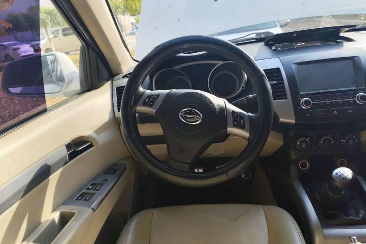 Used Land X8 2012 Explorer Edition 2.4L Gasoline 4X2 Ultra-Luxury Model
