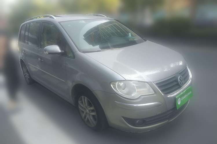 Used Volkswagen Touran 2008 1.8T ZhiZun Edition Automatic 5-Seater Front Right 45 Deg