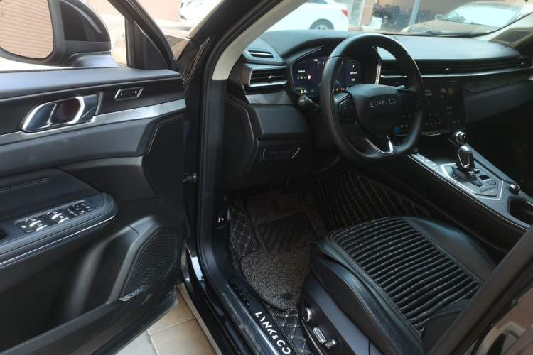 Used Lynk & Co 01 2021 2.0TD Two-Wheel-Drive Pro Trim