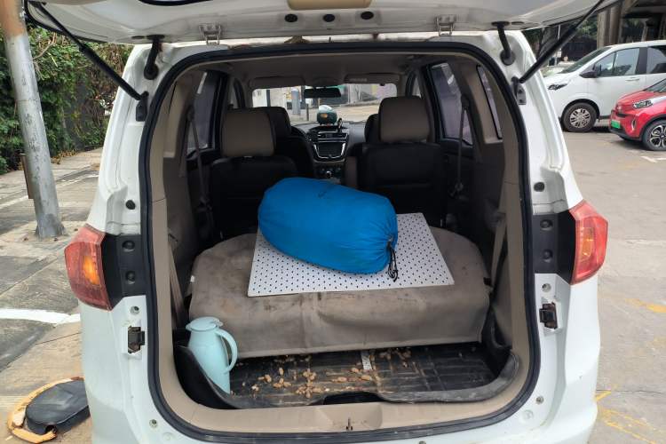 Used FAW Yingzhi 737 2015 1.5L Manual Deluxe Navigation Version