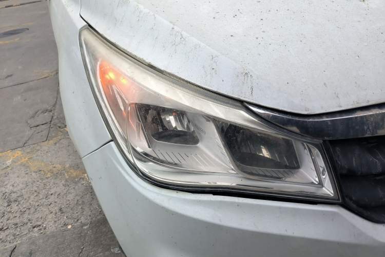 Used FAW Yingzhi 737 2015 1.5L Manual Deluxe Navigation Version