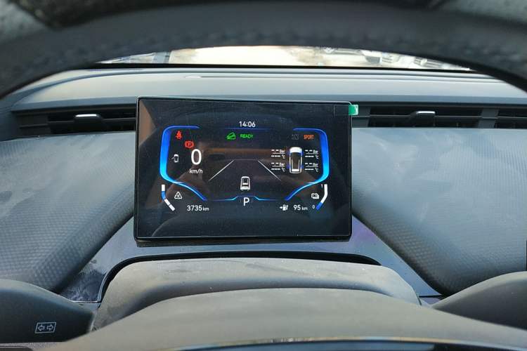 Used Chery New Energy Boundless Pro 2022 301km "WoW" Edition Lithium Iron Phosphate
