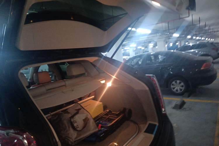 Used Cadillac SRX 2011 3.0L Luxury Model
