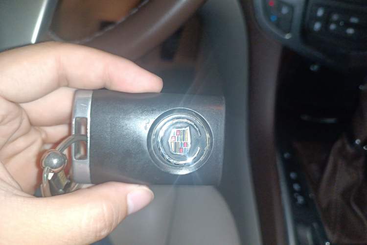 Used Cadillac SRX 2011 3.0L Luxury Model
