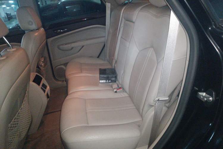 Used Cadillac SRX 2011 3.0L Luxury Model
