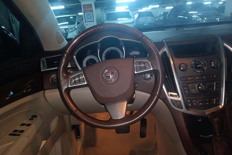 Used Cadillac SRX 2011 3.0L Luxury Model
