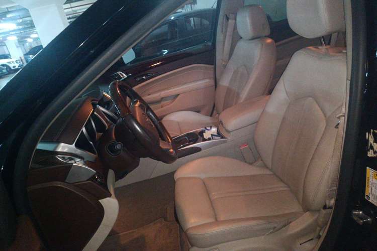 Used Cadillac SRX 2011 3.0L Luxury Model
