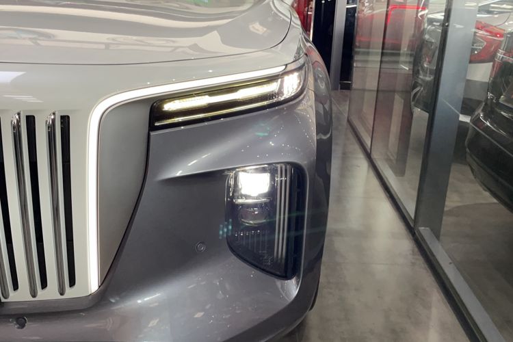 Used Hongqi E-HS9 2022 660 km Range Flagship Edition Four Seats
