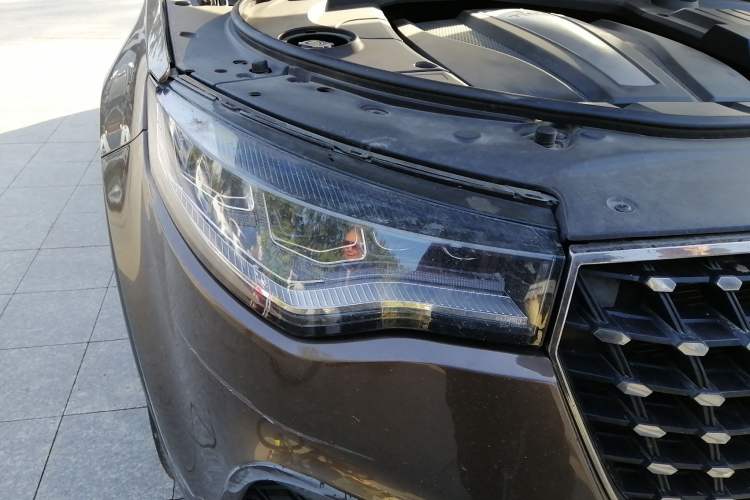 Used Zotye T700 2017 1.8T Dual-Clutch Luxury Model
