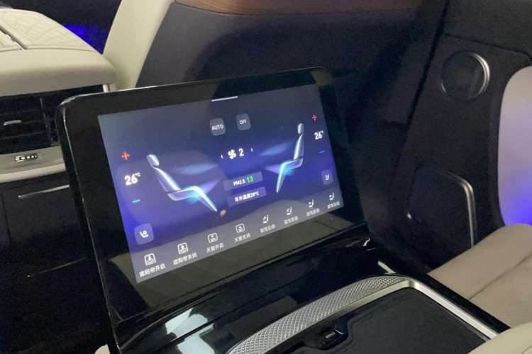 Used Hongqi E-HS9 2022 660 km Range Flagship Edition Four Seats
