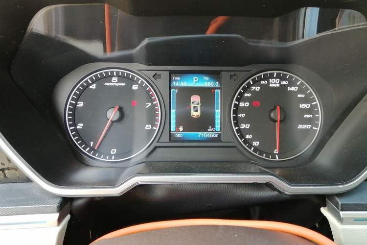 Used Zotye T700 2017 1.8T Dual-Clutch Luxury Model
