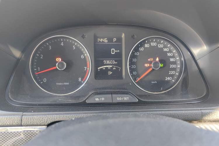 Used Volkswagen Cross Lavida 2014 1.4TSI DSG
