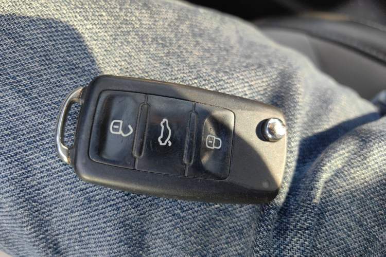 Used Volkswagen Cross Lavida 2014 1.4TSI DSG
