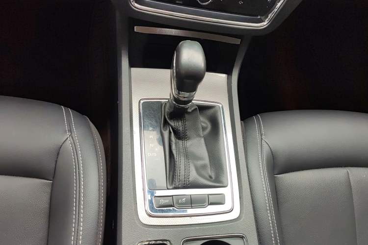 Used Roewe i6 2017 20T Automatic Internet Smart Edition
