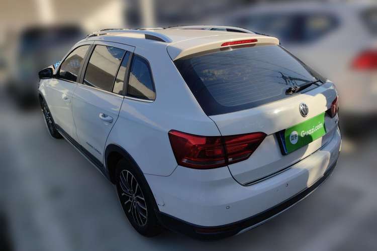 Used Volkswagen Cross Lavida 2014 1.4TSI DSG
